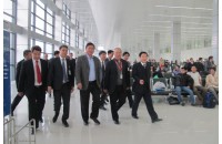 Bộ trưởng Đinh La Thăng kiểm tra dịch vụ tại sân bay Nội Bài